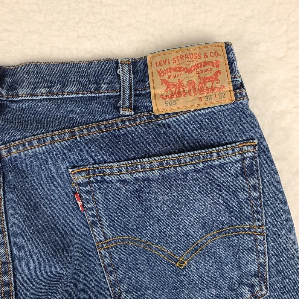 Levi's 505 Jeans Mens 38x32‎ Blue Regular Fit Straight Leg Medium Wash Denim